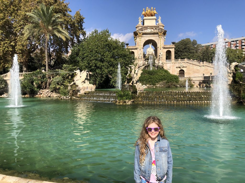 Chloe standing by the fountain in Parc de la Ciutadella, Barcelona